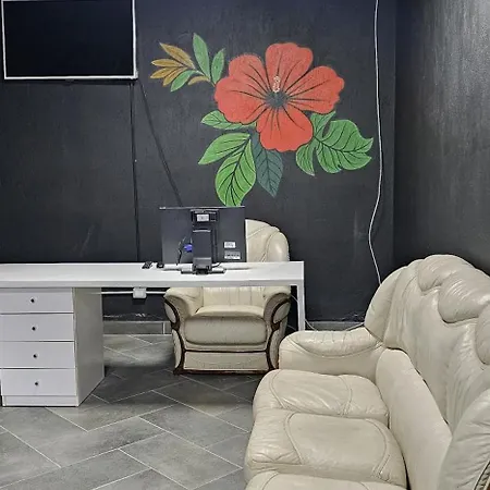 I Casa de hóspedes Tirana